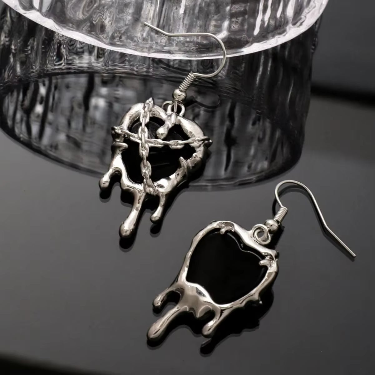 Gothic Punk Rock Liquid Red Black Heart Pendant Earrings for Women Fashion Creative Aesthetic Grunge Y2K Jewelry EMO Accessories