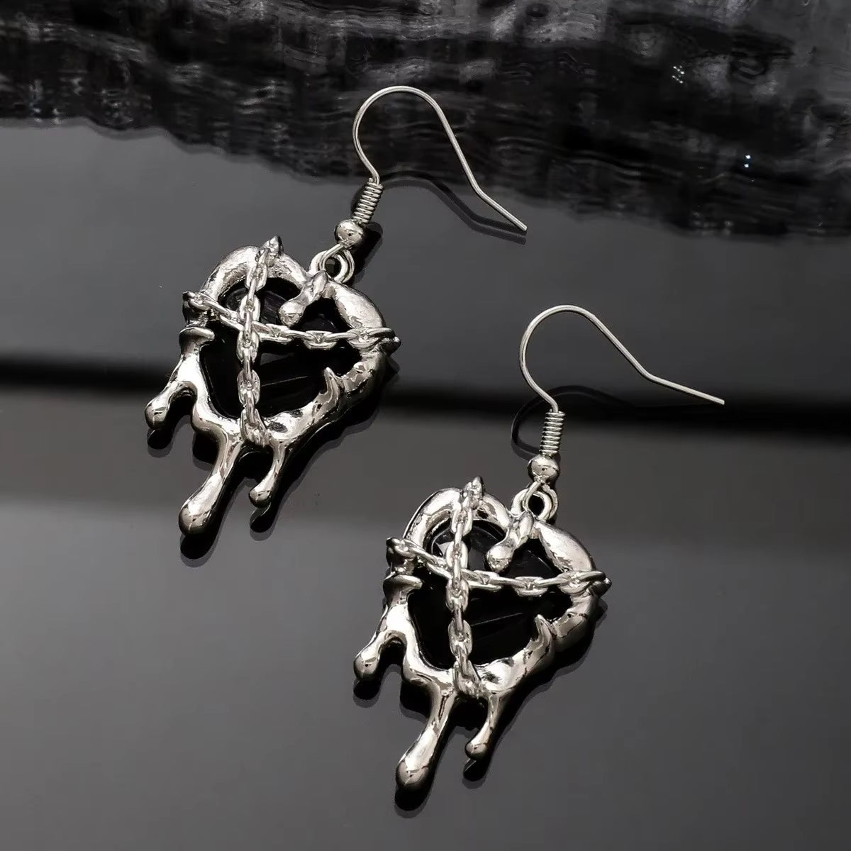 Gothic Punk Rock Liquid Red Black Heart Pendant Earrings for Women Fashion Creative Aesthetic Grunge Y2K Jewelry EMO Accessories